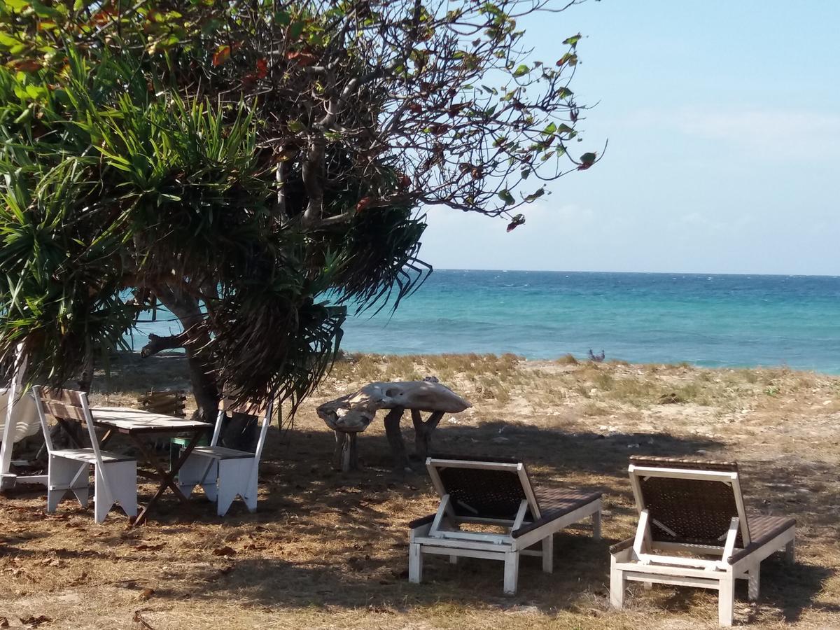 Wera Beach Kadumbul ภายนอก รูปภาพ