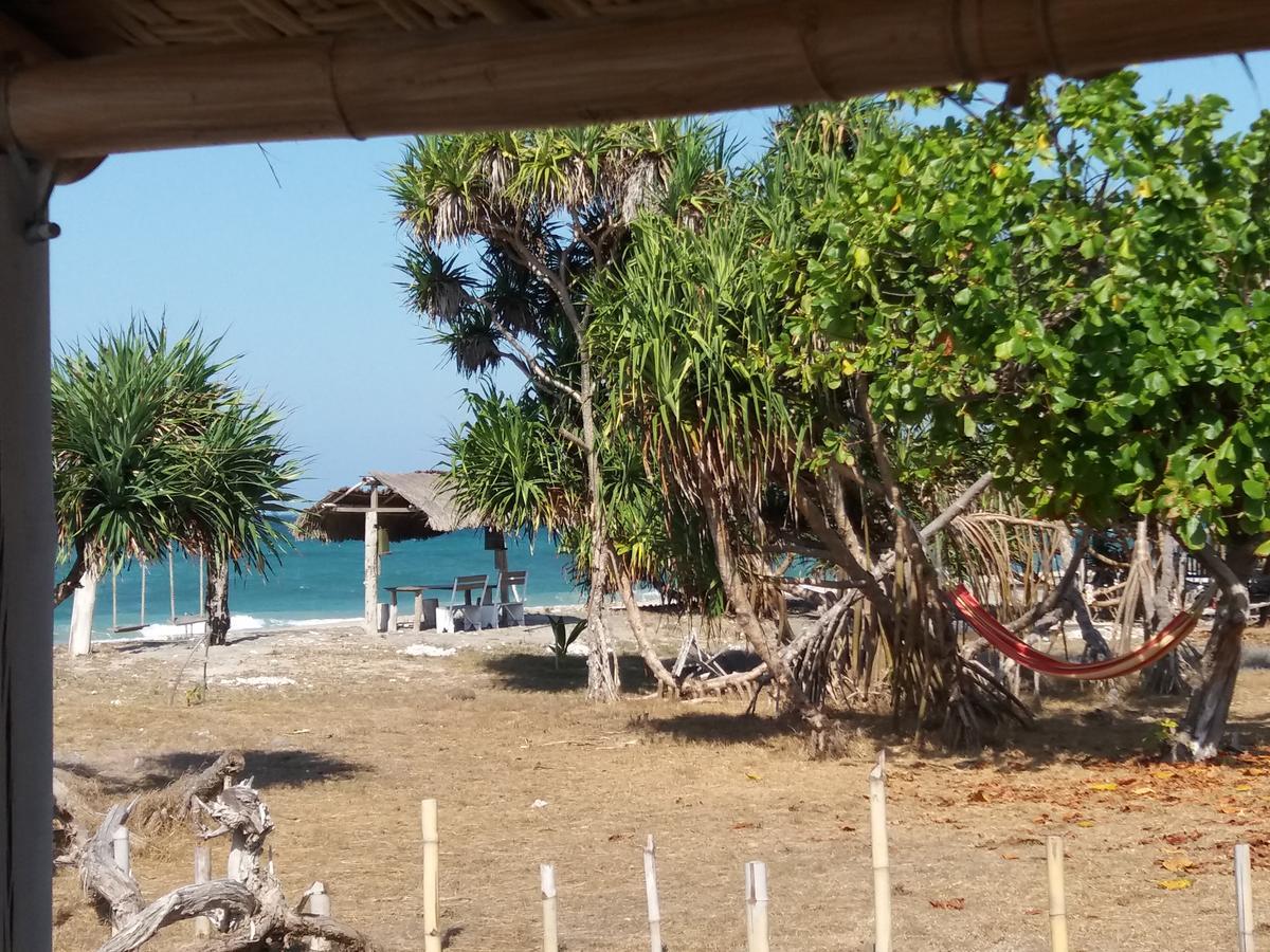 Wera Beach Kadumbul ภายนอก รูปภาพ