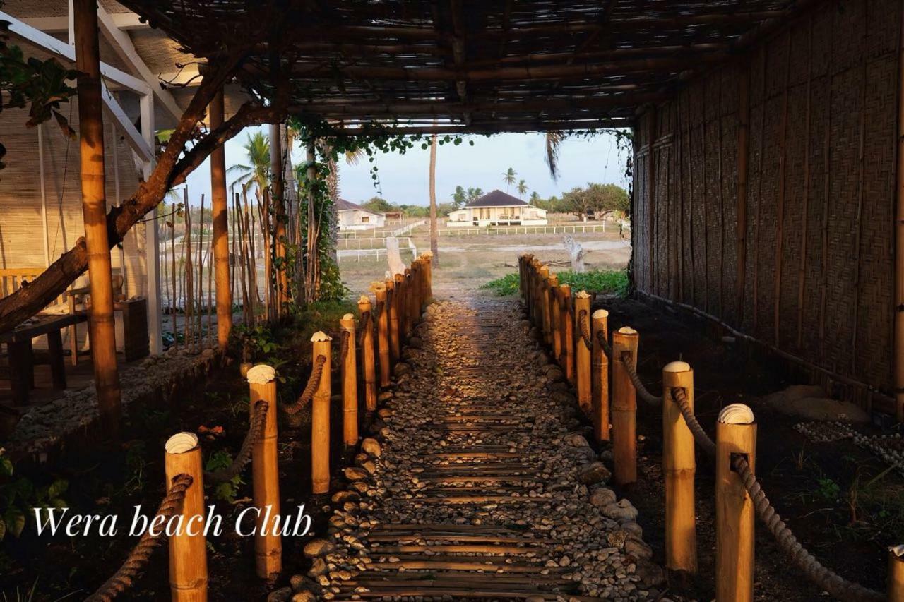 Wera Beach Kadumbul ภายนอก รูปภาพ
