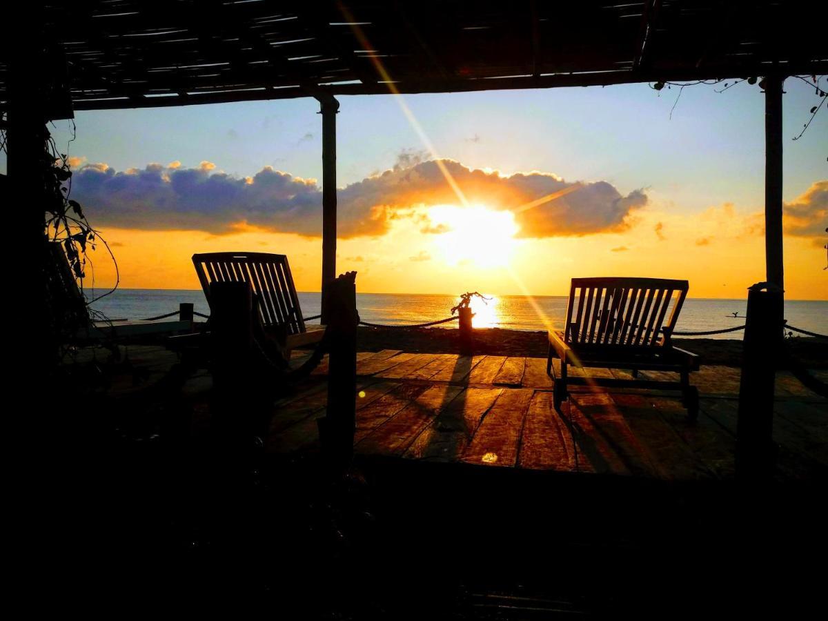 Wera Beach Kadumbul ภายนอก รูปภาพ